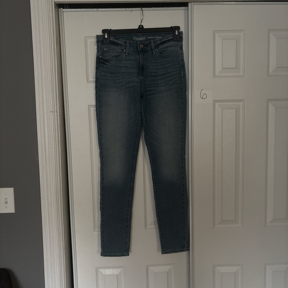 Signature Women's Dark Blue Skinny Jeans